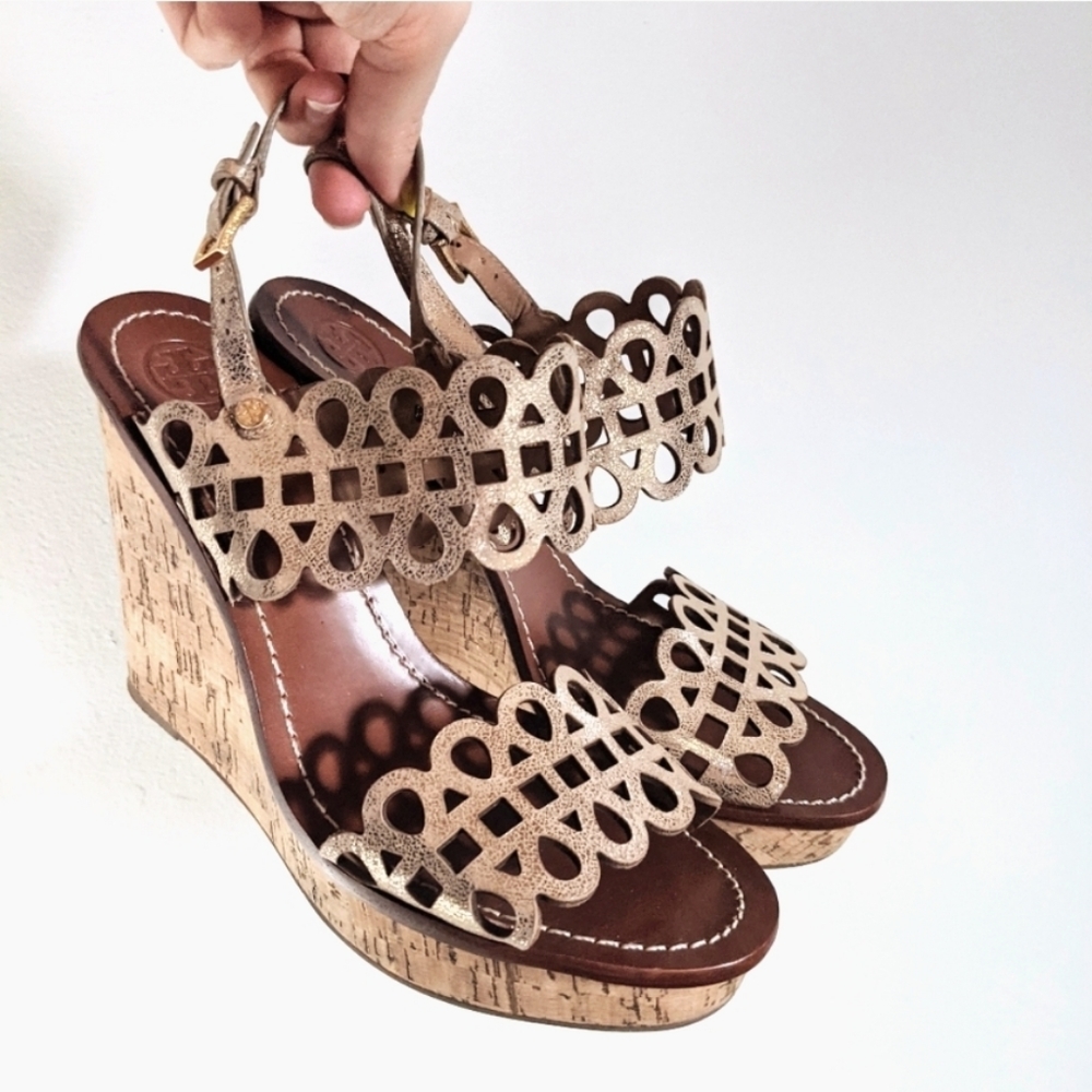 Tory Burch Nori Laser Cut Wedge Sandal Platinum 9
